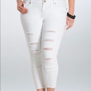 Torrid White skinny distressed jeans NWT size 22